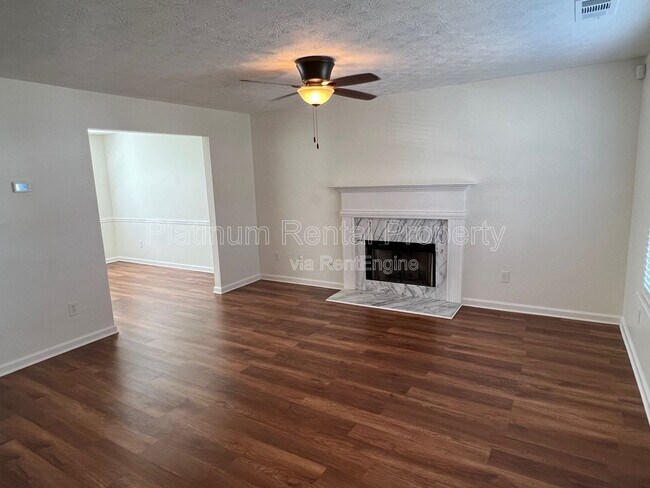 Building Photo - 1097 Yellow River Dr