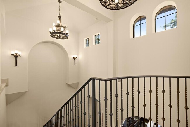 Building Photo - 13240 Villa Montana Way