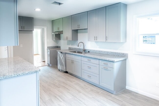 Building Photo - 2102 Norman St