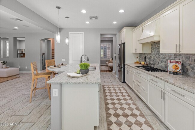 Building Photo - 3603 E Salter Dr