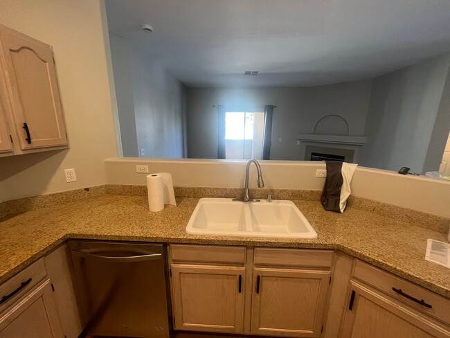 Building Photo - Guard Gated 2 Bedroom Condo - Red Hills in...