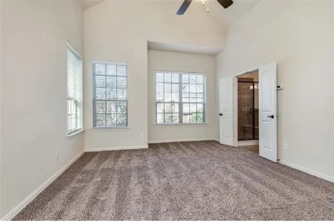 Building Photo - 6460 Naples Dr