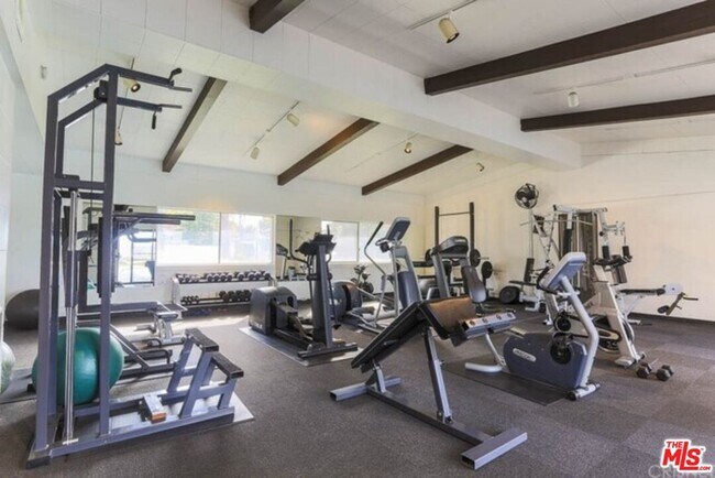 Building Photo - 196 Cherokee