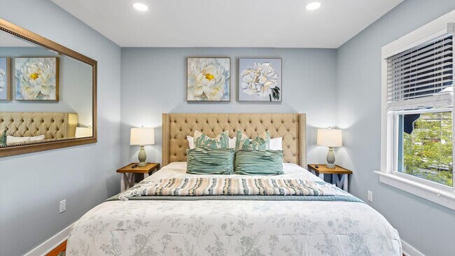 Building Photo - 710 Battersea Rd