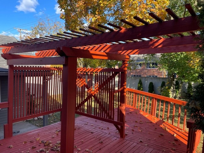 Building Photo - Newly Renovated 4-Bedroom Ranch with Basem...