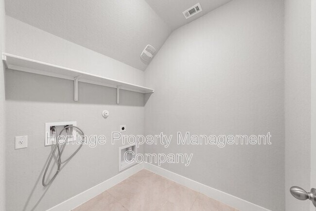 Building Photo - 4534 Lampasas Flts