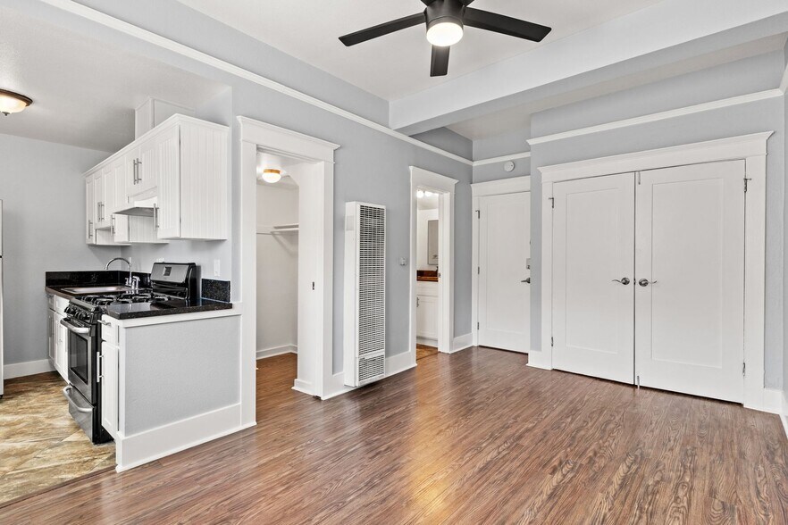 Building Photo - Elm Avenue Apartments