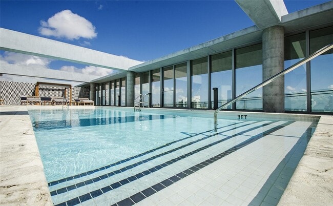 Building Photo - 2669 S Bayshore Dr