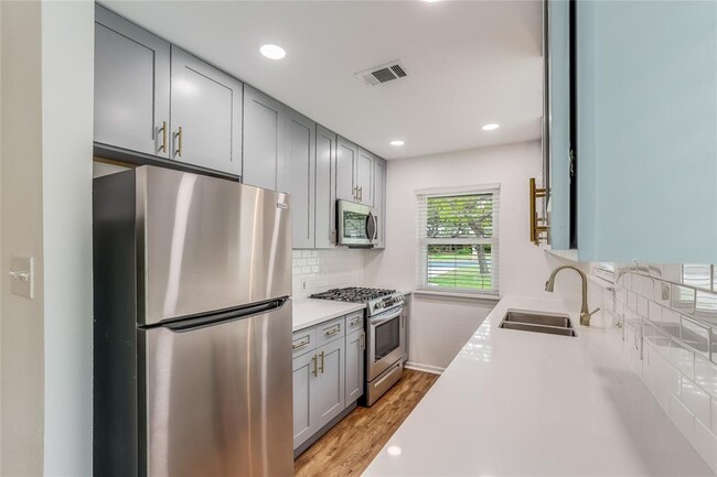 Building Photo - 6804 Kenosha Pass