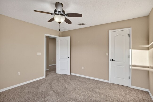 Building Photo - 104 Riachuelo Ln