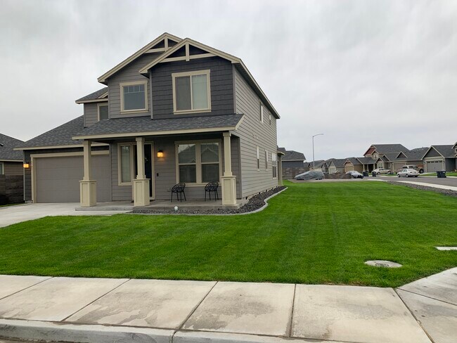 Building Photo - Pierre