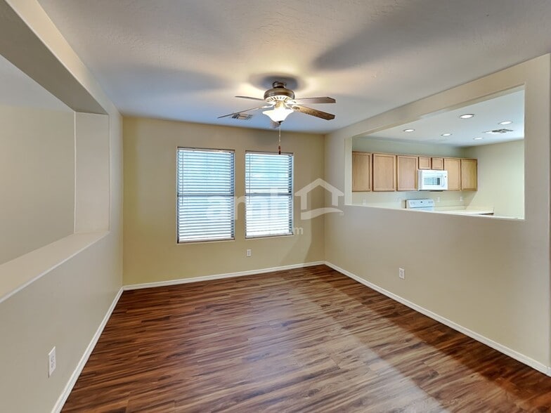 Building Photo - 18522 W Legend Dr