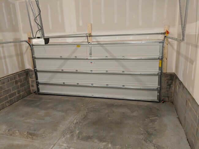 Building Photo - 1385 Southpoint Trail