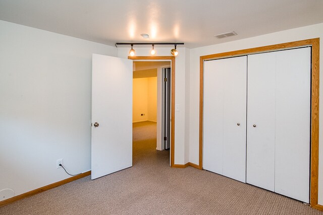 Building Photo - 2135 Winewood Ave