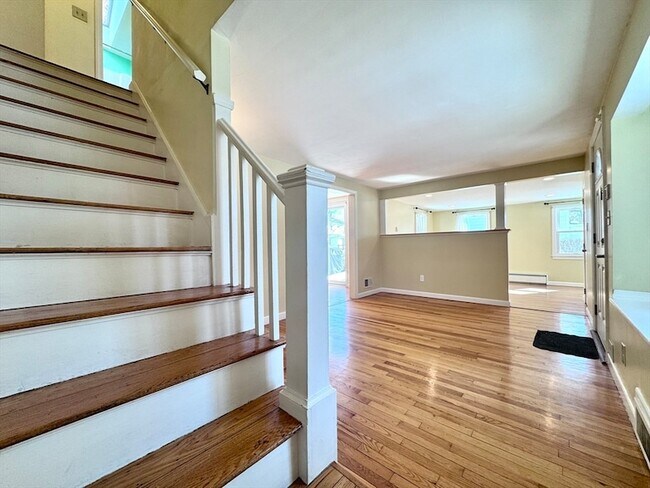 Building Photo - 10 Marrigan St