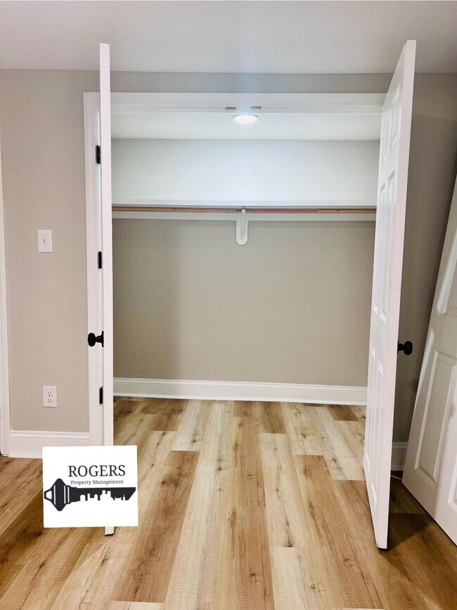 Building Photo - Newly Renovated Studio Apt. - Creedmoor
