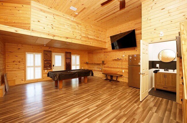 Building Photo - 504 Miller Ln