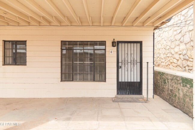 Building Photo - 1210 N Florence St