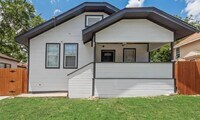 Building Photo - 447 W Clarendon Dr