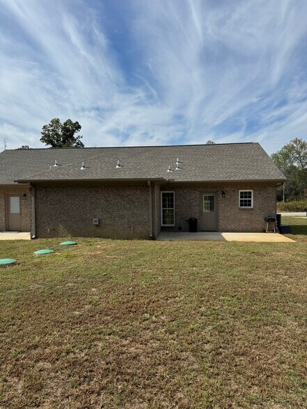 Building Photo - 16494 Blackburn Ln