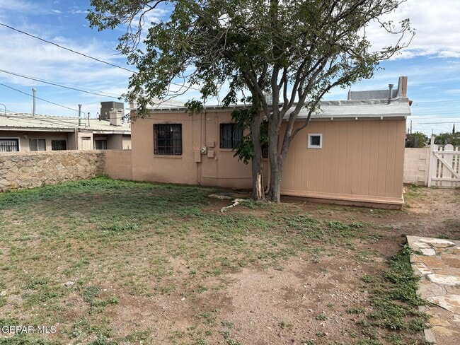 Building Photo - 3801 Mountain Ave