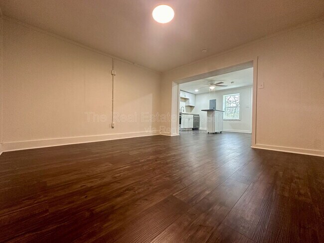 Building Photo - 5640 US-41