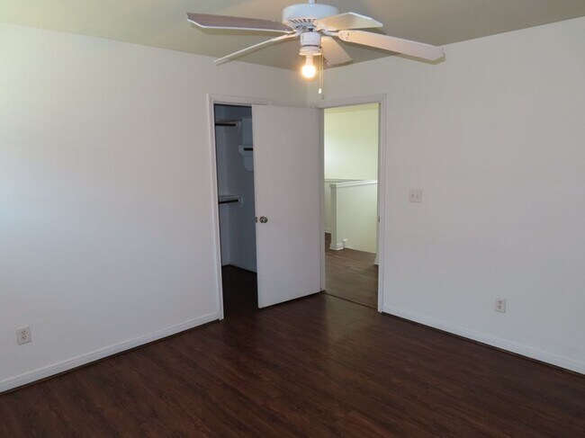 Building Photo - 4115 McFarland Dr
