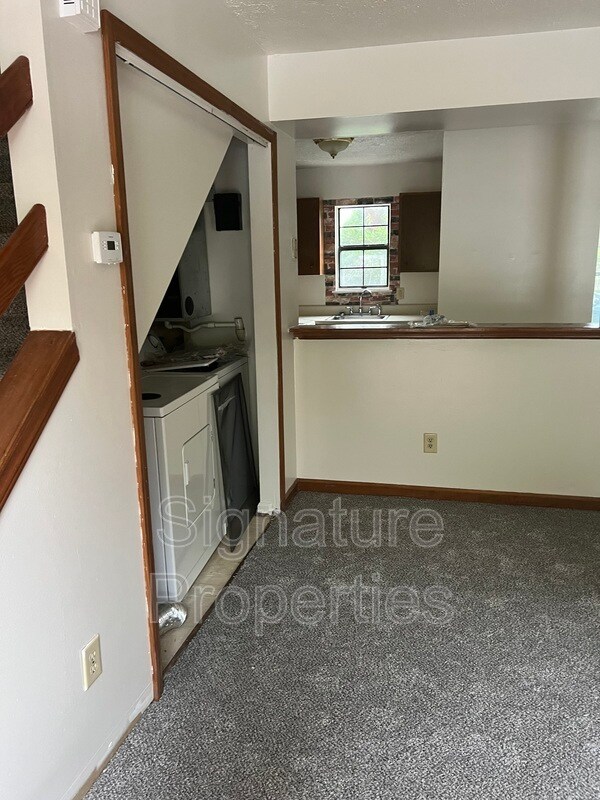 Building Photo - 83 Tinkerview Dr