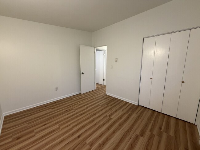 Building Photo - 8428 Maple Ave SE