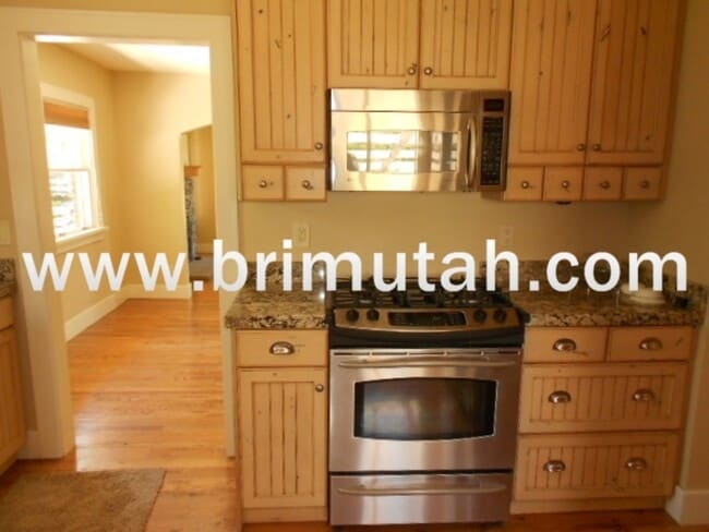 Building Photo - 1341 E Kensington Ave