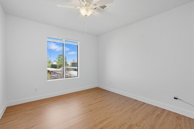 Building Photo - Stylish Summerlin-Area 2 Bedroom Condo wit...