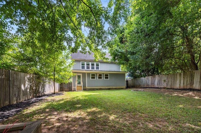 Building Photo - 1134 Knott St SE