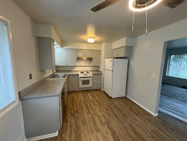 Building Photo - 1235 Broadway St SW