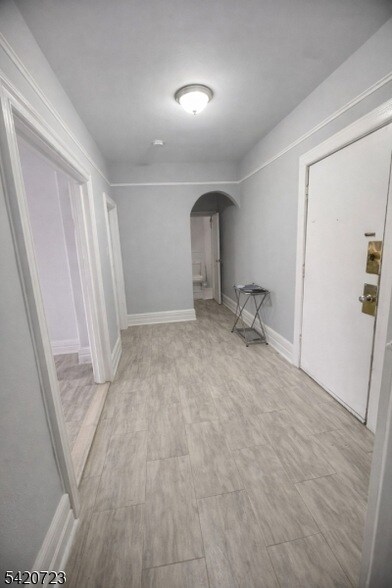 Building Photo - 112 Lincoln St