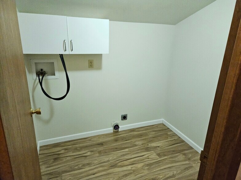 Building Photo - 60 East Falls Place