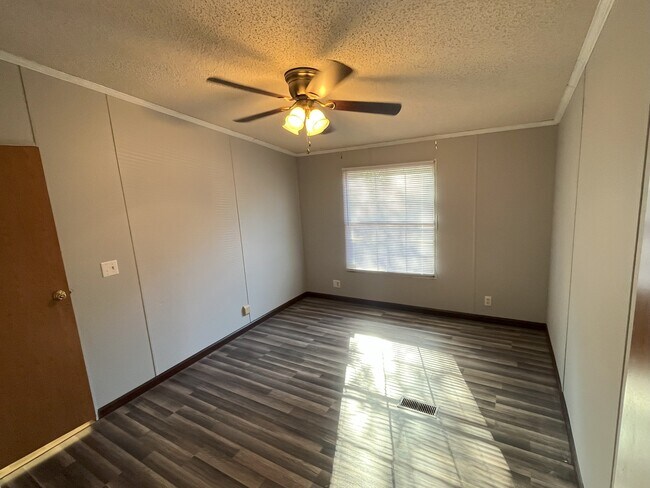Building Photo - 168 Cantrell Farm Rd