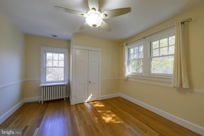 Building Photo - 5717 Chevy Chase Pkwy NW