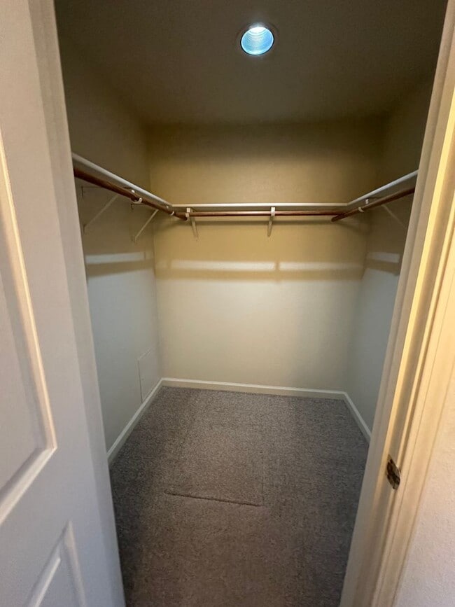 Building Photo - Carson City Home for Rent