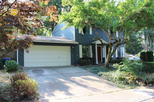 Building Photo - 702 SW 6th Ct