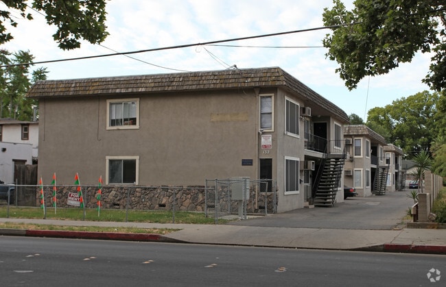 Primary Photo - Morris Manor