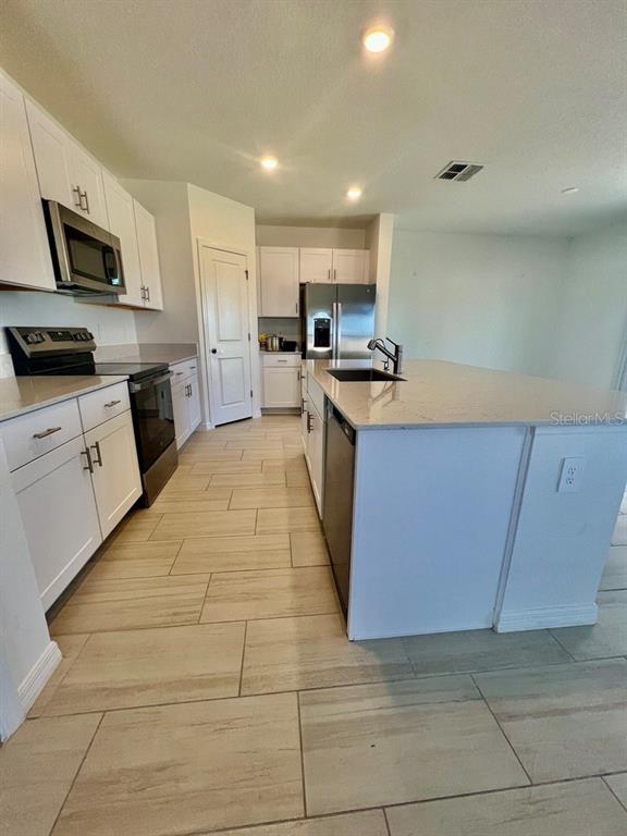 Building Photo - 9023 Bay Leaf Dr