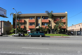 Building Photo - 7627 Laurel Canyon Blvd