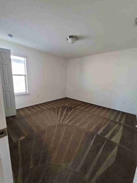 Building Photo - 9134 Wind Crown