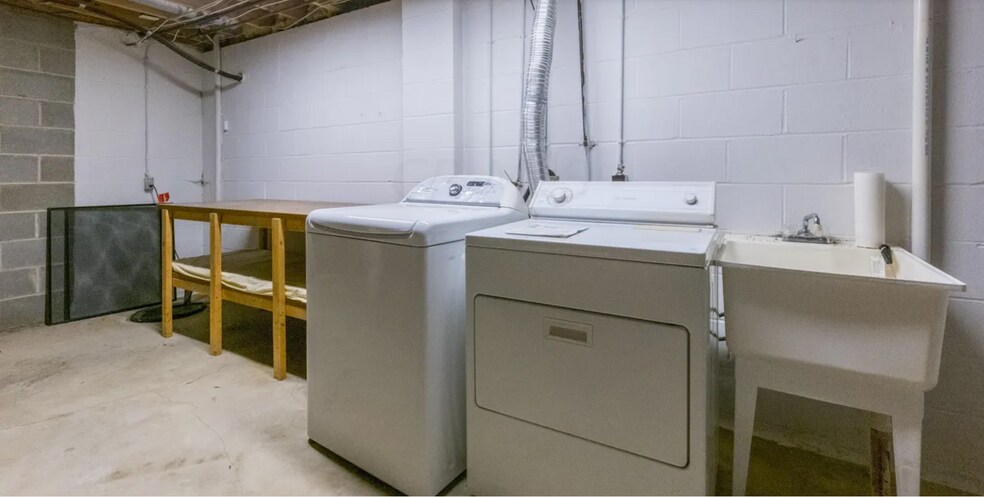 Building Photo - 5275 Timberline Rd