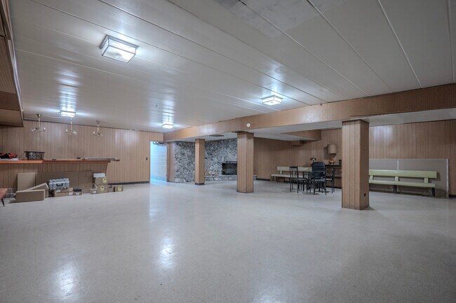 Building Photo - 4225 N Keystone Ave