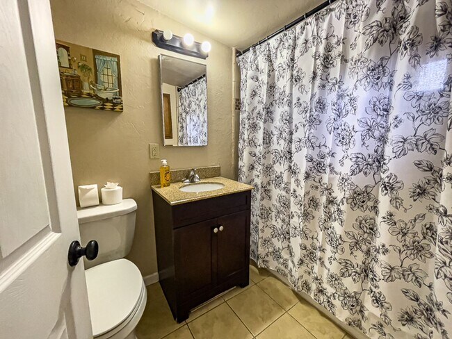 Primary Photo - Arnold House