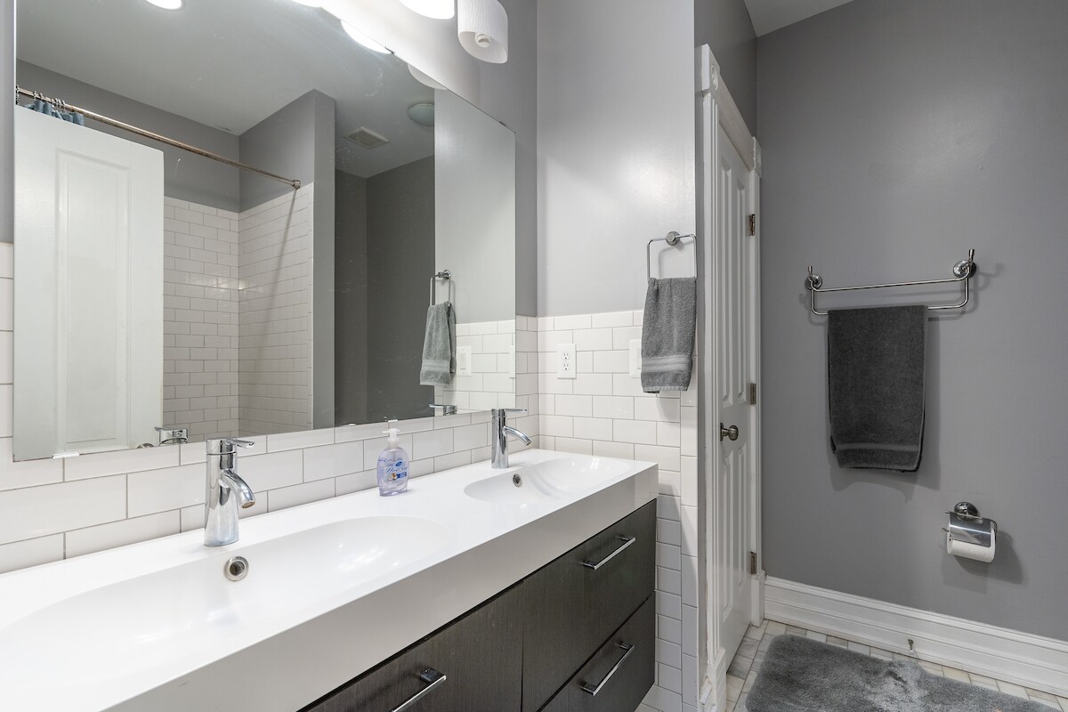 third bathroom, second floor, en-suite - 403 P St NW