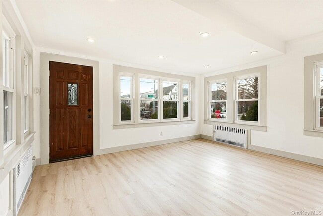 Building Photo - 93-01 71st Ave