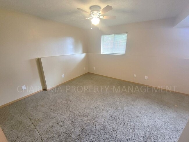 Building Photo - COZY 3 BD, 2 BA HOUSE IN NORTHWEST SIOUX FALLS!