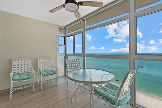 Building Photo - 255 The Esplanade N